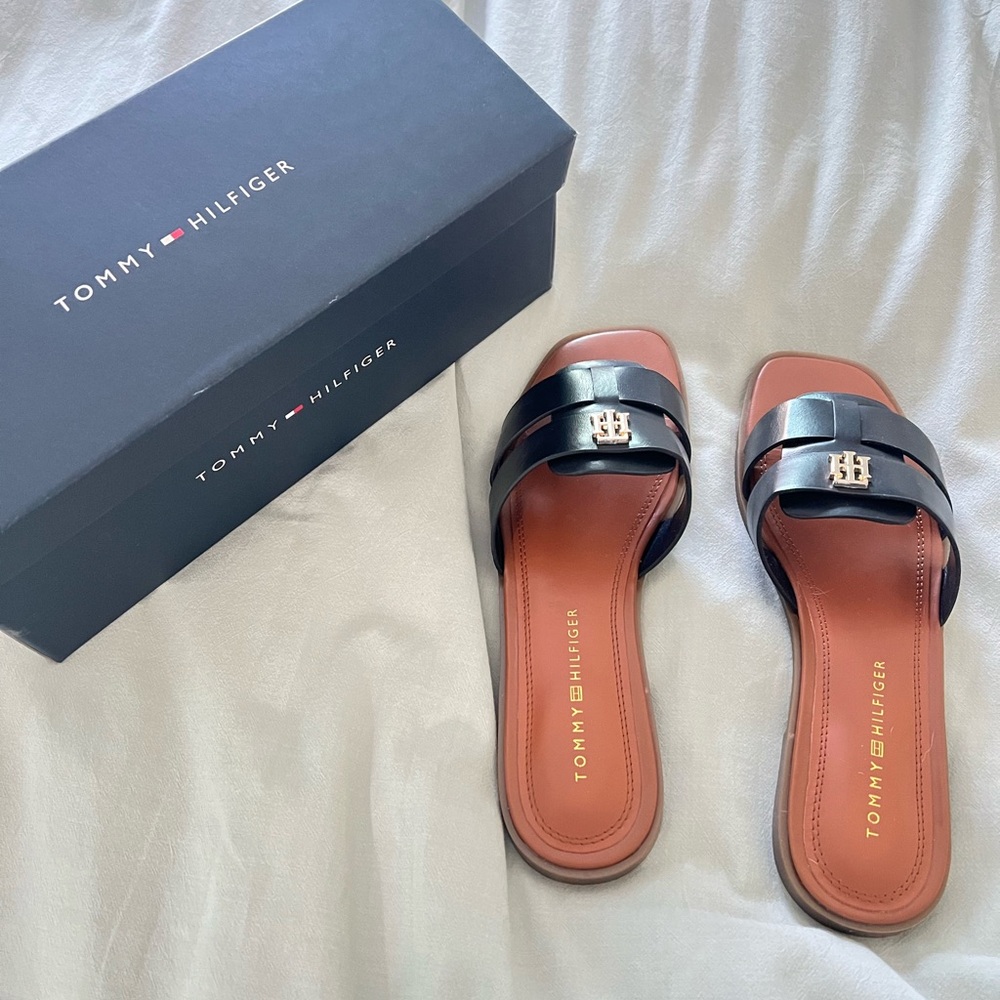 Tommy Hilfiger Women's Black and Tan Sandals